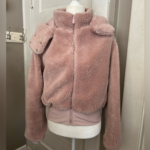 ALO yoga  Foxy Sherpa jacket - Picture 3 of 10